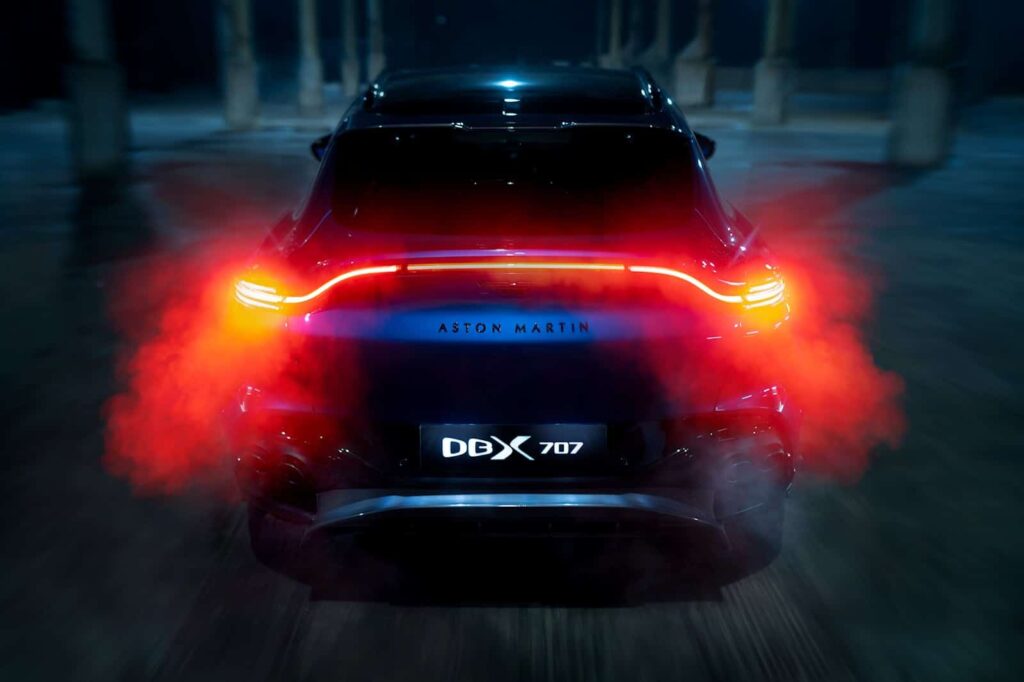Aston Martin DBX707 SUV plus rapide que son ombre