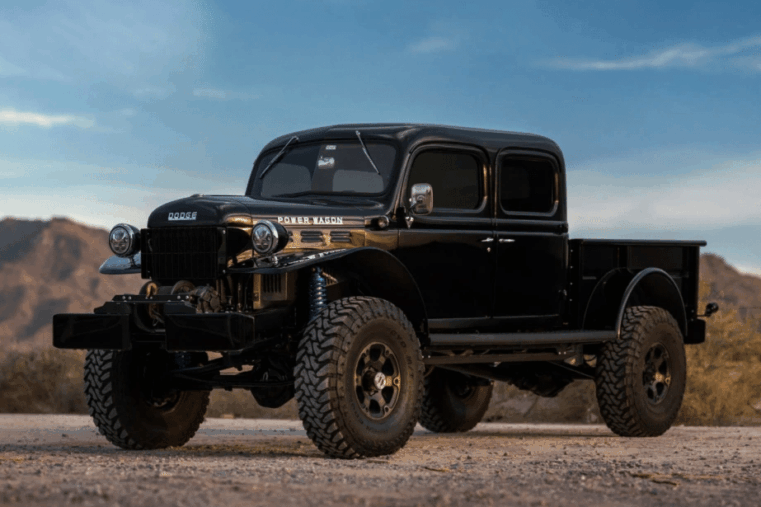 Desert Power Wagon 1949 aux enchères 400 000 $ au soleil !