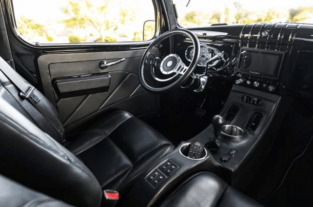 Desert Power Wagon 1949 aux enchères 400 000 $ au soleil !