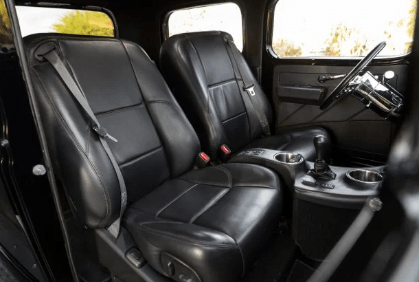 Desert Power Wagon 1949 aux enchères 400 000 $ au soleil !