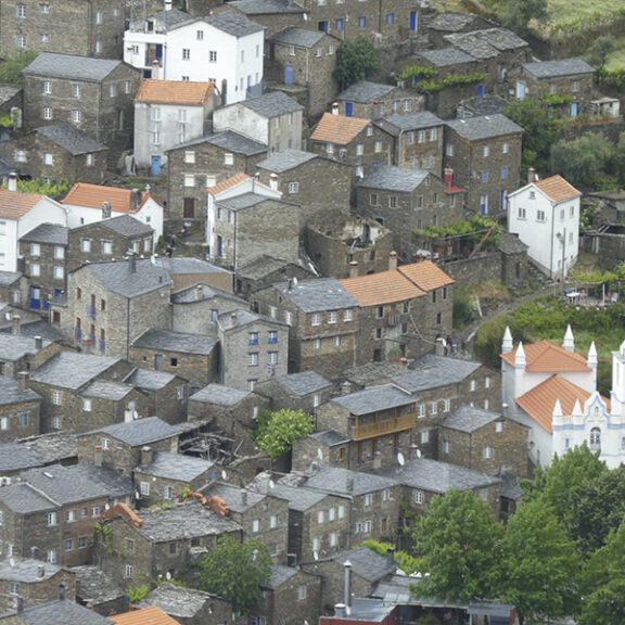 Raid Douro, village de montagne