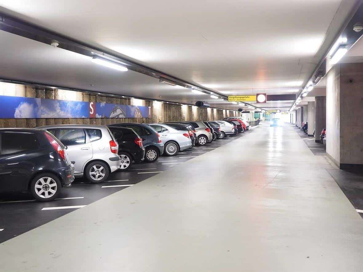 garer sa voiture à l'aéroport