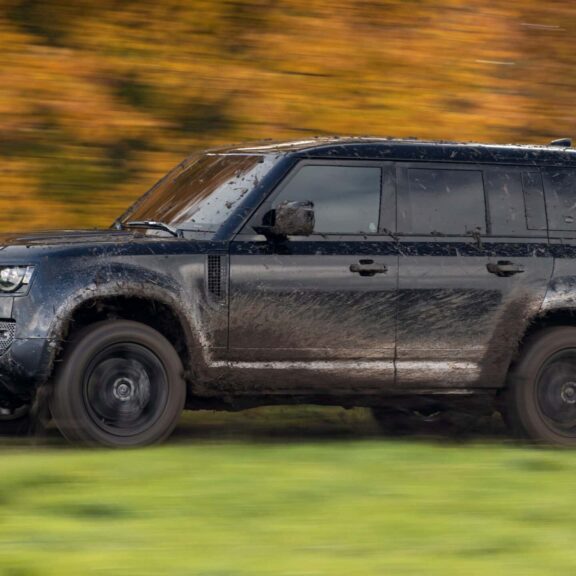 Defender 007 aux enchères 60 ans de James Bond !