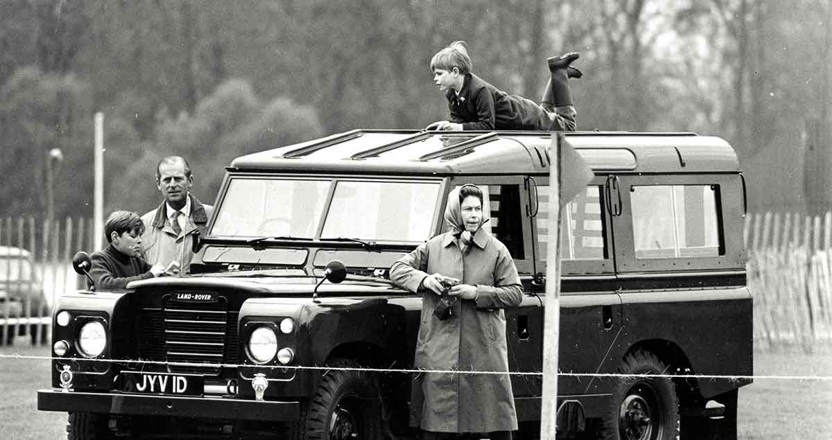 Queen & Land Rover