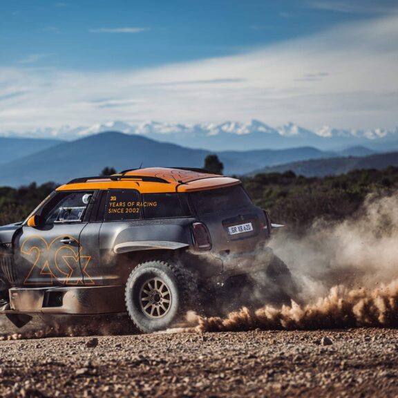 X-raid Mini T1+ La MINI John Cooper Works Rally + roule au HVO