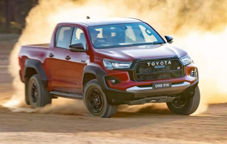 Toyota Hilux GR Sport 2023 L’ultime Hilux plus large et plus puissant !