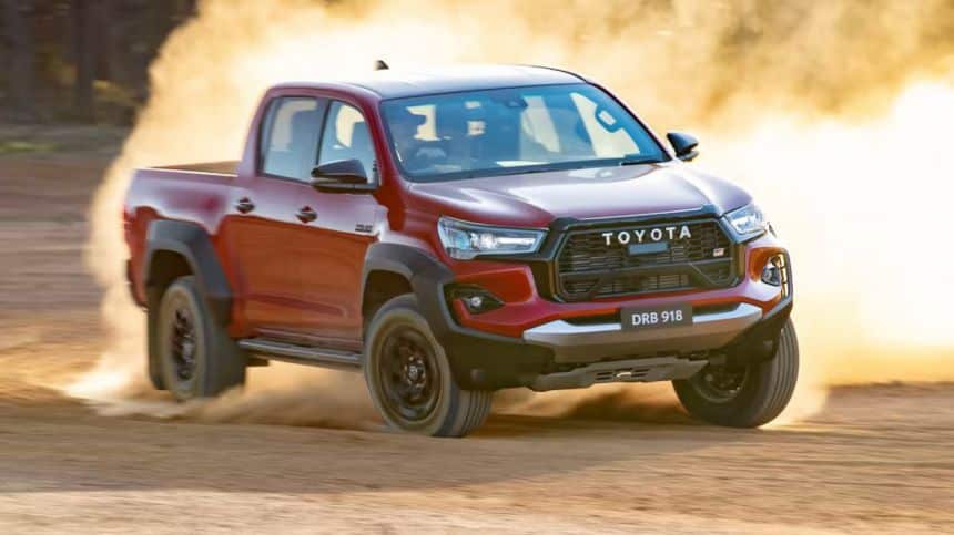 Toyota Hilux GR Sport 2023 L’ultime Hilux plus large et plus puissant !