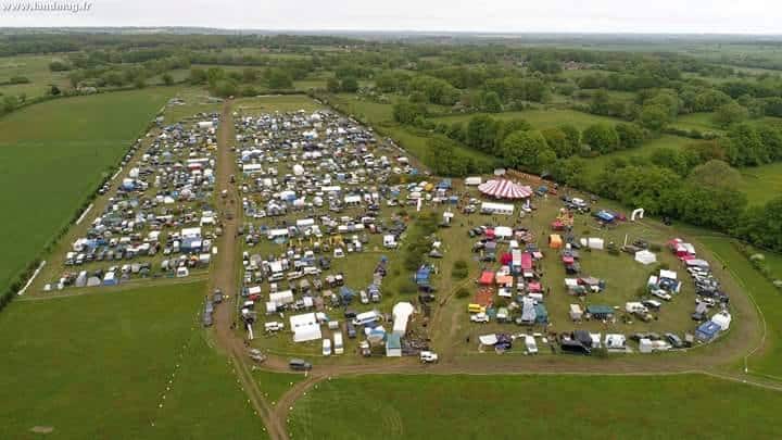 Vous êtes convié pour un weekend fantastique de célébrations dans la bonne humeur pour aider Land Rover à souffler ses 75 bougies. 