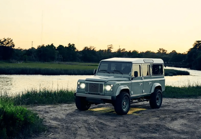 HUE 166 Restomod par Himalaya