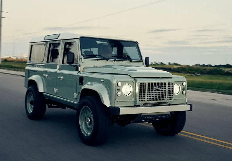 HUE 166 Restomod par Himalaya