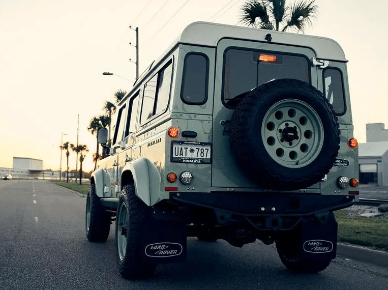 HUE 166 Restomod par Himalaya