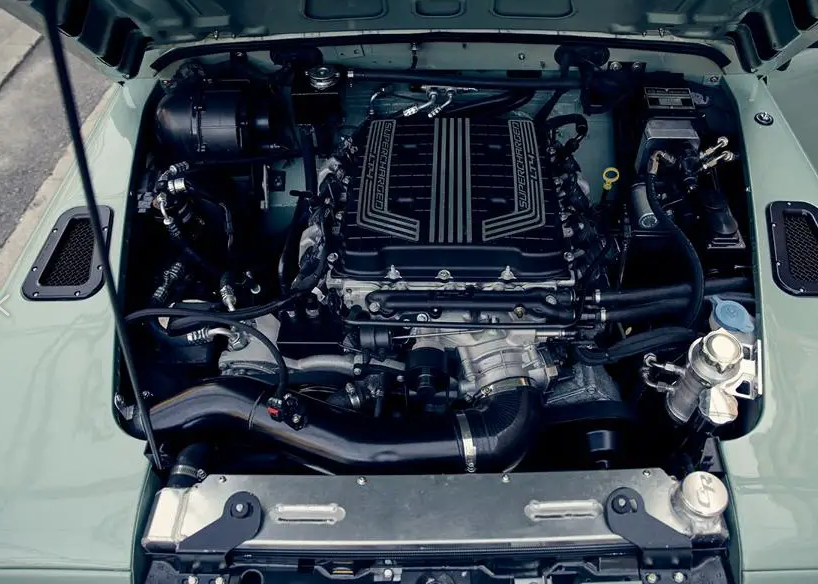 HUE 166 Restomod par Himalaya