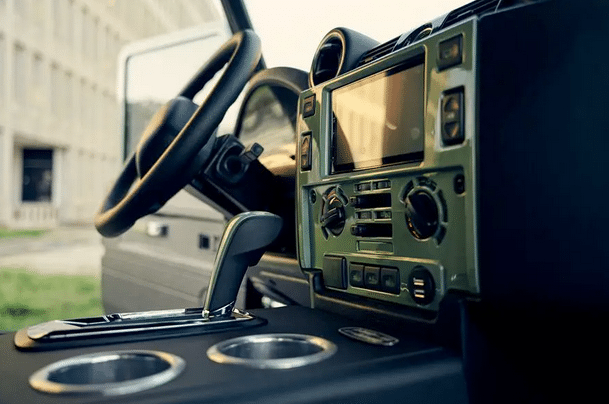 HUE 166 Restomod par Himalaya