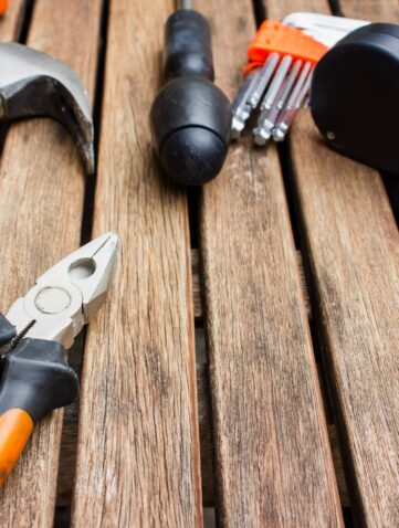 outil pour réparer le marchepied d'un camping-car