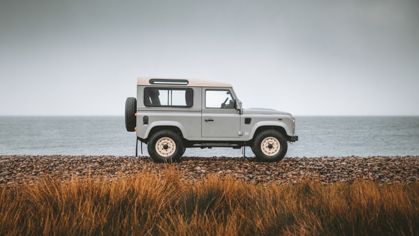 Nouveau Defender Classic Works V8 Islay Edition