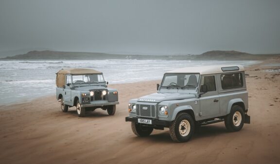 Nouveau Defender Classic Works V8 Islay Edition