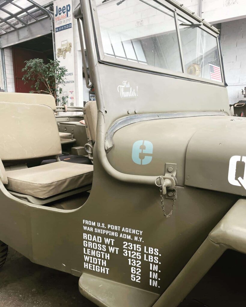 Jeep Willys électrique
Jeep Village prototype électrique
