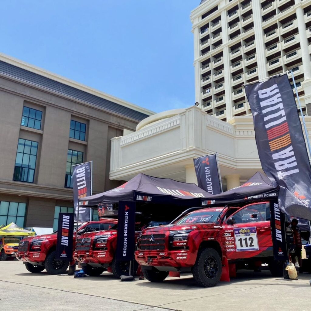 3 Mitsubishi rallye raid