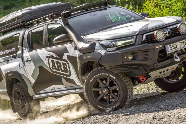 Toyota Hilux 2
