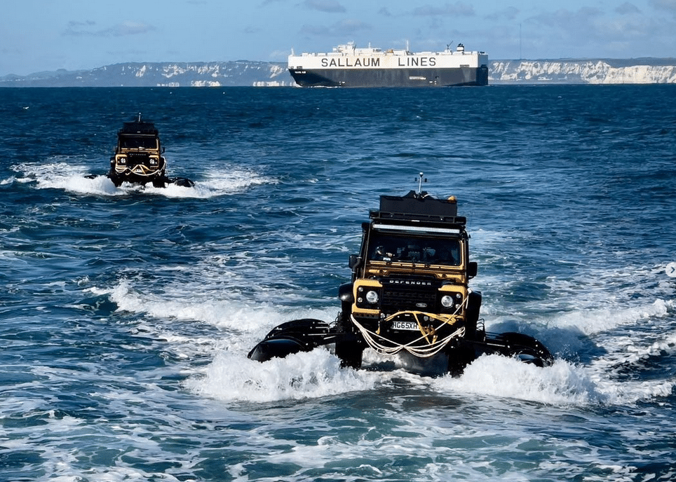 Defender amphibie Londres - New York