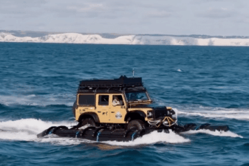Defender amphibie Londres - New York