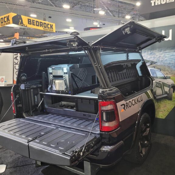 Rockalu pour Dodge Ram Un Hard top compatible RamBox