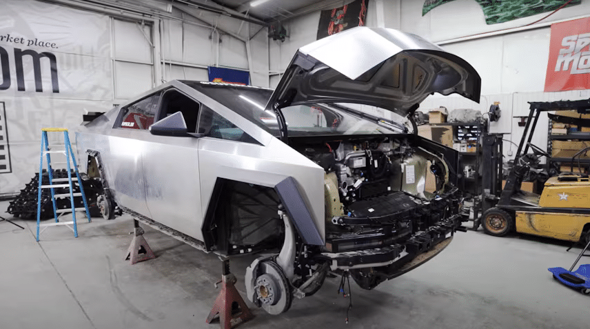 Tesla Cybertruck tout schusss