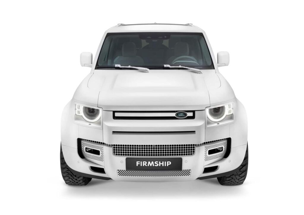 Le constructeur de yachts néerlandais Firmship a préparé un New Defender entièrement blanc !