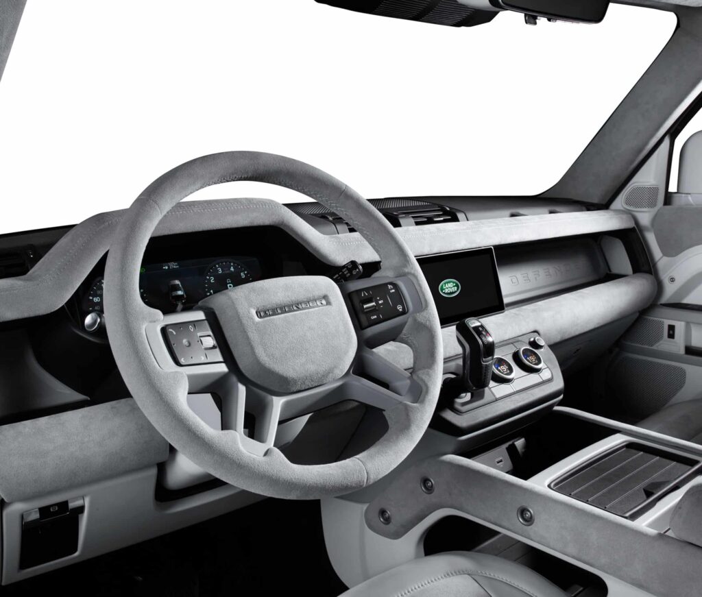 Le constructeur de yachts néerlandais Firmship a préparé un New Defender entièrement blanc !