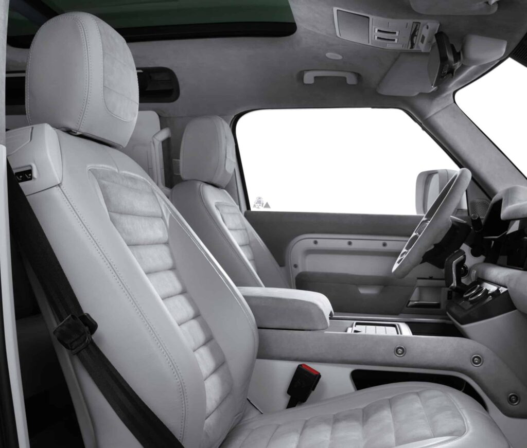 Le constructeur de yachts néerlandais Firmship a préparé un New Defender entièrement blanc !