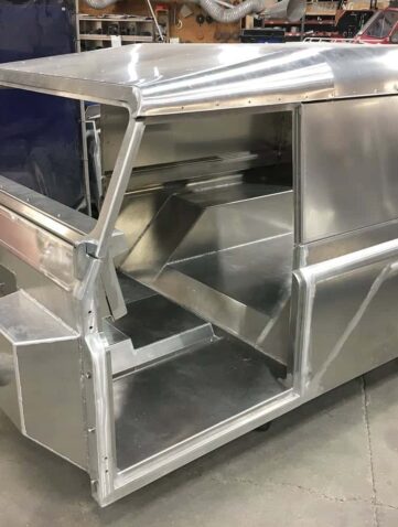 Carrosserie Aqualu pour Defender Aqualu Industries inc présente sa carrosserie Bravo 4