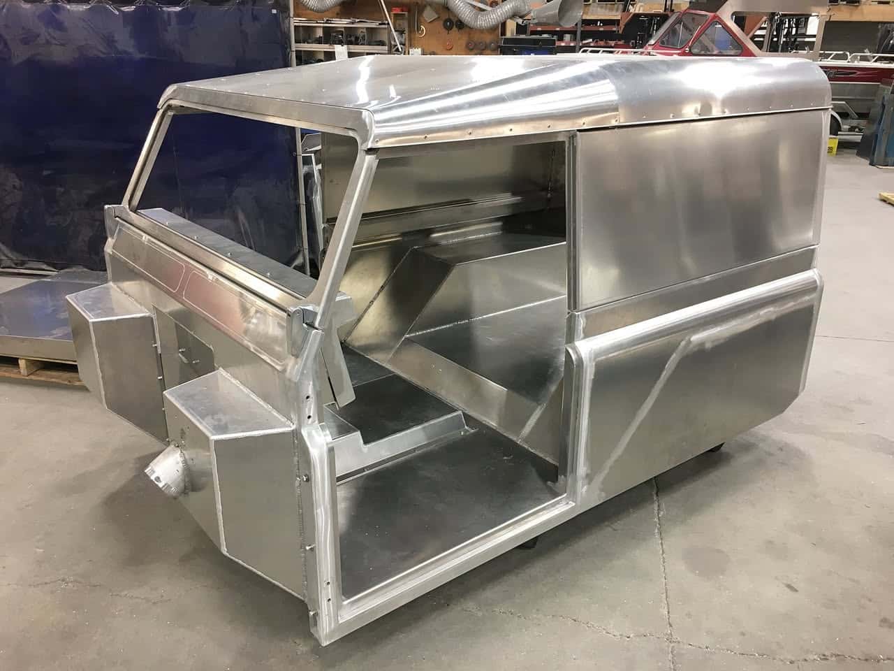 Carrosserie Aqualu pour Defender Aqualu Industries inc présente sa carrosserie Bravo 4