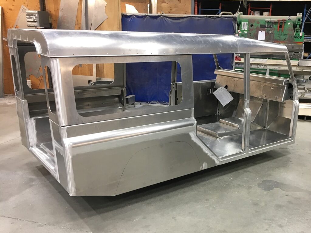 Carrosserie Aqualu pour Defender
Aqualu Industries inc présente sa carrosserie Bravo 4