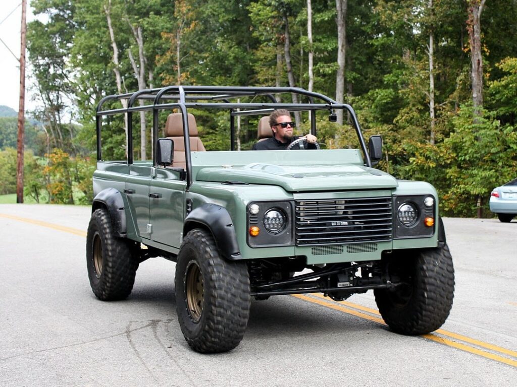 Carrosserie Aqualu pour Defender
Aqualu Industries inc présente sa carrosserie Bravo 4