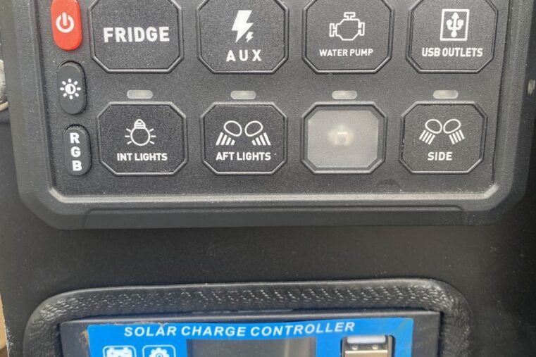 Panneau contrôle accessoires DjebelXtreme