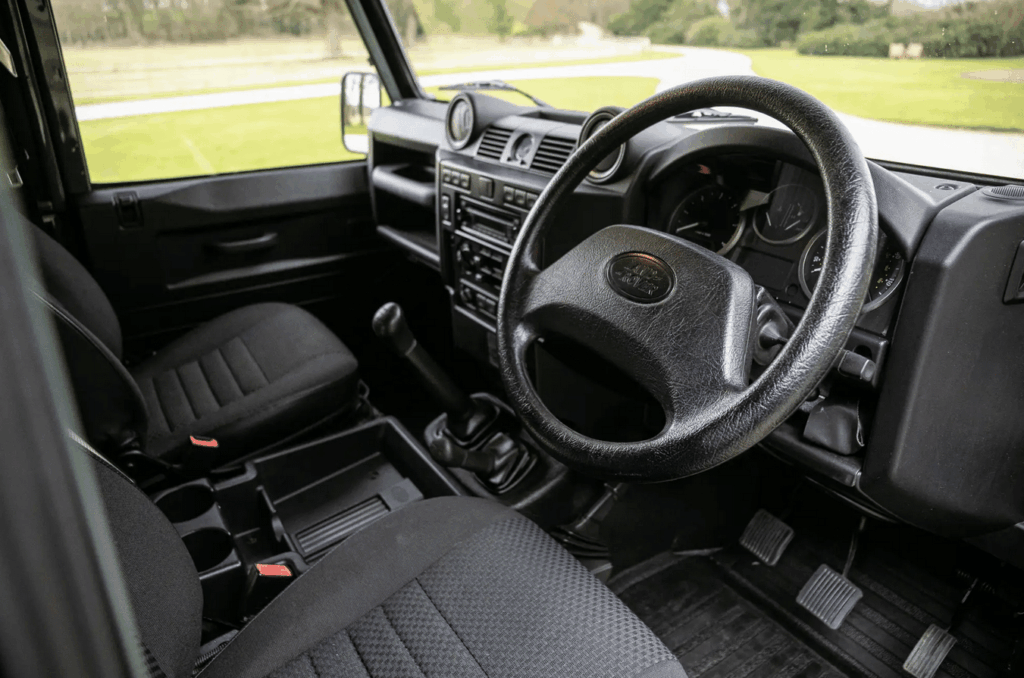 Defender de Charles III vendu 