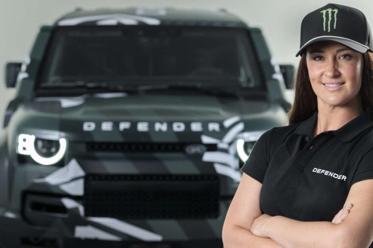 Defender Dakar Sara Price Une pilote Américaine rejoint l’équipe Defender pour le Dakar 2026