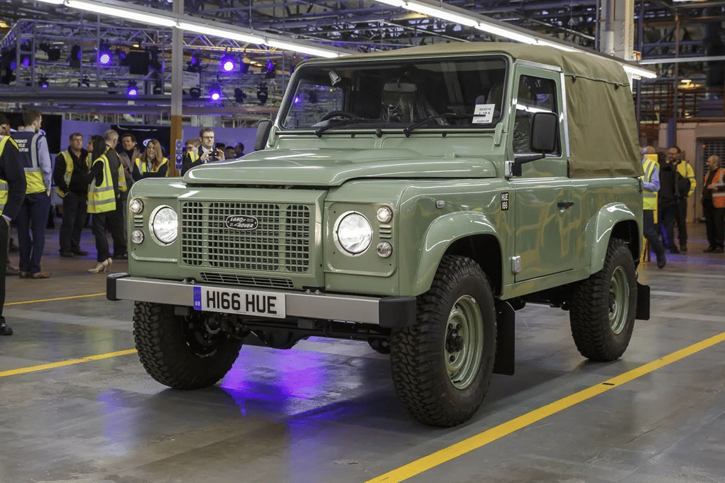 la division Heritage de restauration de véhicules anciens de JLR, a annoncé l'extension de son programme intégrant des modèles Defender « soft top »