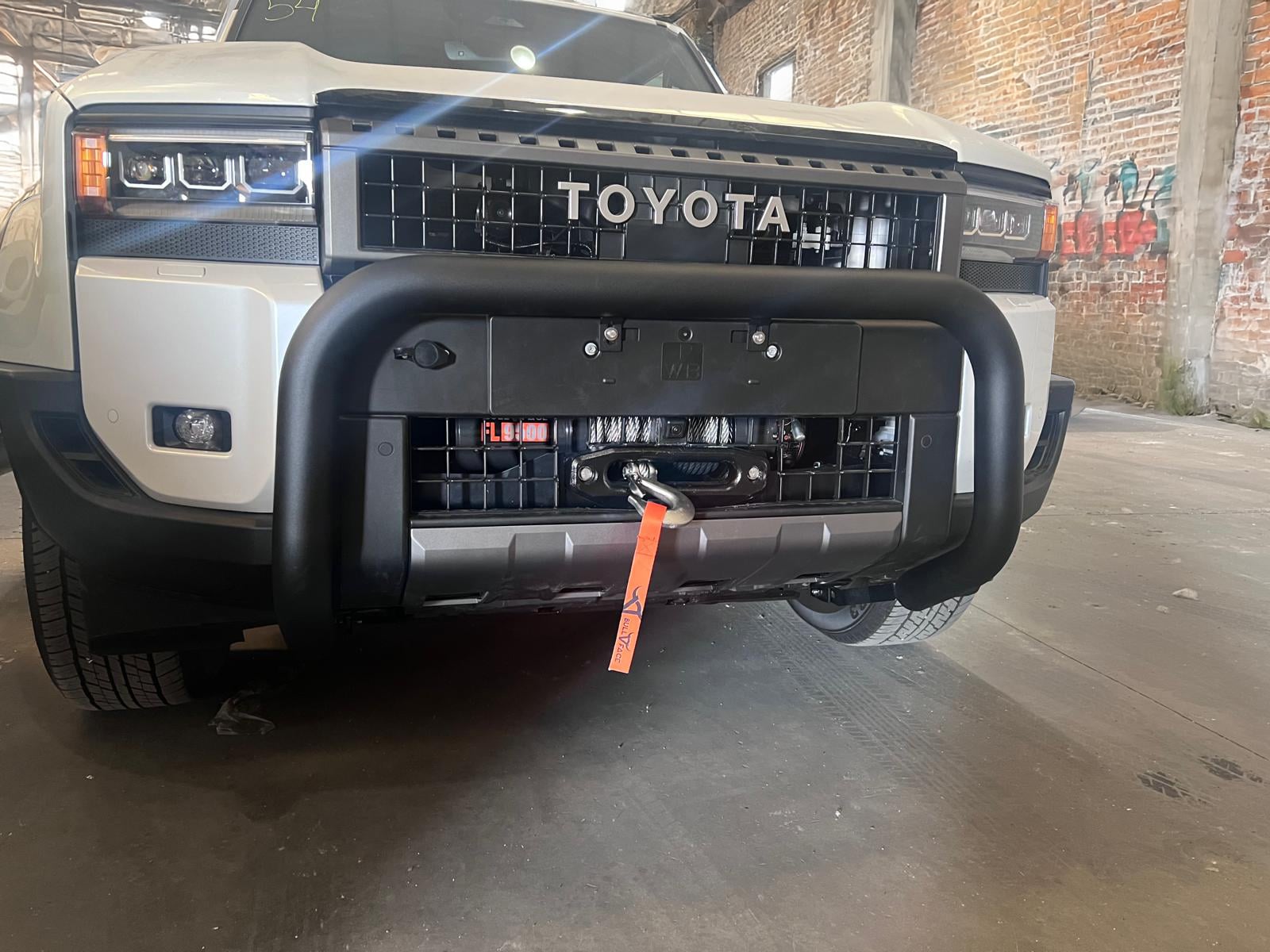 Platine treuil Toyota 250