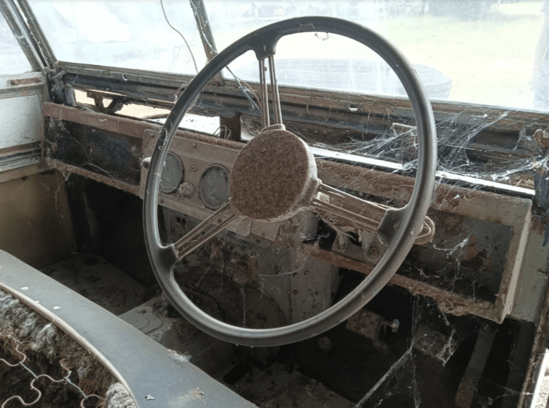 Des Land Rover aux enchères