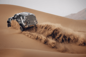 Le Defender D7X-R fera ses débuts officiels en compétition lors du Rallye Dakar 2026