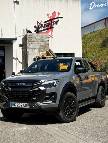 Pick up Isuzu chez Dream Team Dream Team car devient concessionnaire Isuzu