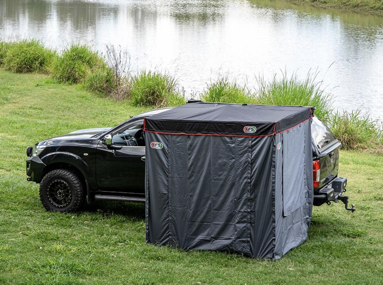 Auvent 200x200 RLC Diffusion Un auvent autoportant avec chambre Pop-Out EFS