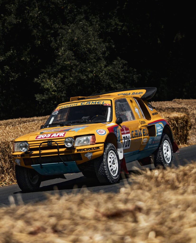 Le Dakar à Goodwood
Voitures et champions du rallye présent en démo au FOS