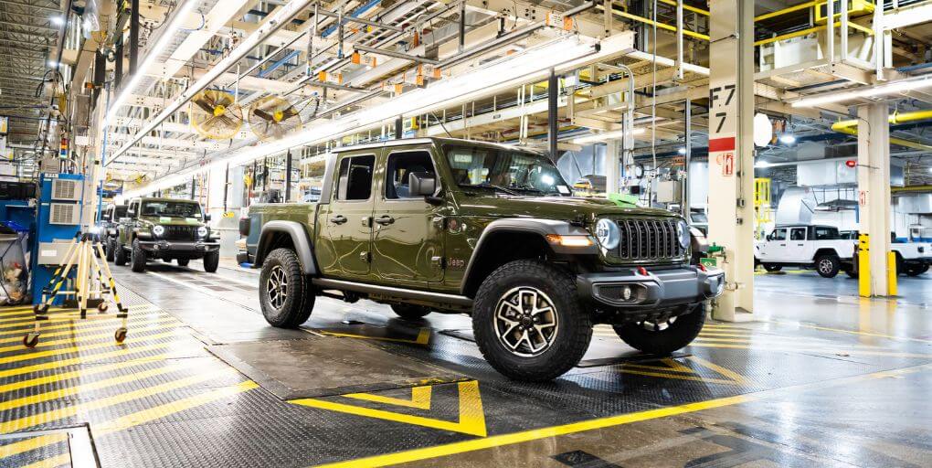 85 ans Jeep Toledo
Le Boss de Stellantis fête 85 ans de Jeep