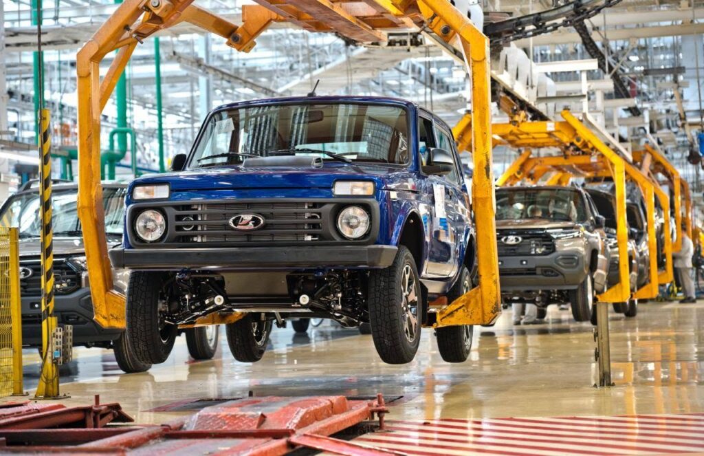Lada Niva éternelle Legend
Dernier moteur 1,7L et version « Legend »