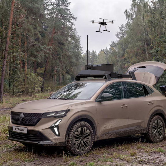 Renault Group et Thales dévoilent 4 TROOP