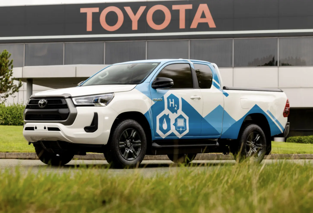 Toyota engagera un Hilux Hydrogène sur le Dakar 2027