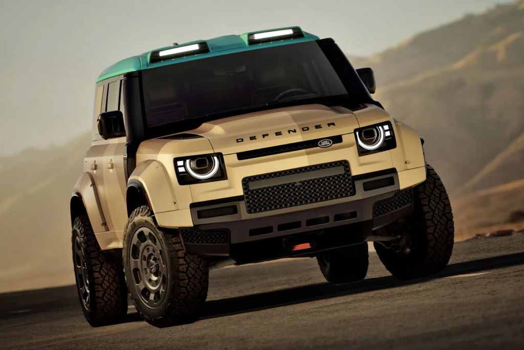 Defender Dakar Street Legal
Version civile de la bête de rallye de 626 ch sur la route !