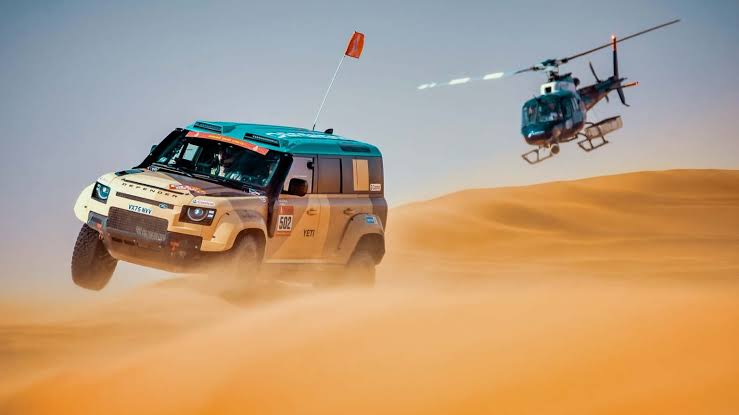 Defender Dakar Street Legal
Version civile de la bête de rallye de 626 ch sur la route !